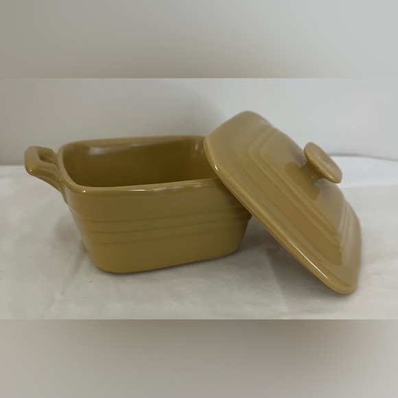 Kirklands Stoneware Butter Dish / Serving Dish, Microwave & Dishwasher Safe - Picture 3 of 12